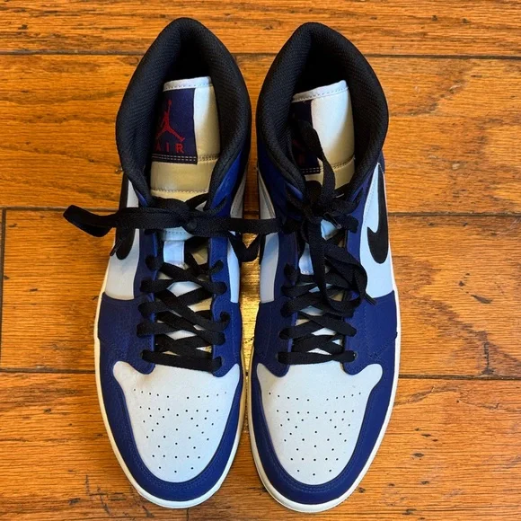 Air Jordan 1 Retro Mid